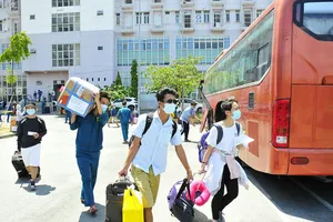 Hàng ngàn người ở TP.HCM và Bình Dương hoàn thành cách ly