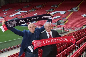 Xin trợ cấp để trả lương, đội Liverpool bị lên án