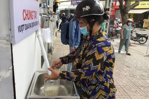 Suối gạo tuôn chảy trong mùa dịch