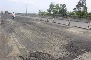 Phân luồng giao thông 1 chiều qua cầu Rạch Miễu