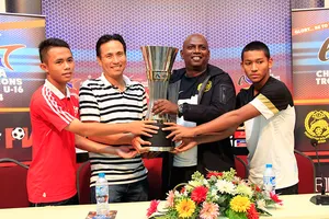 Bóng đá Việt Nam bao giờ hết xây nhà từ nóc?