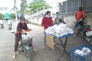 Những phần cơm nghĩa tình trong mùa dịch