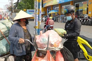 Chuyện chàng Lộc ‘trâu’ 7 năm nấu, phát cơm miễn phí