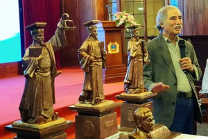 Tòa Tối cao chưa dựng tượng vua Lý Thái Tông