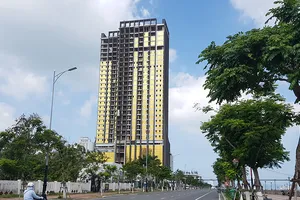 2 cao ốc ‘nhức mắt’ ở Đà Nẵng làm sai phương án kiến trúc