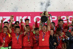 Ông Park phải thắng ở 2 đấu trường lớn