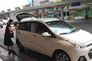 Cước vận tải giảm nhỏ giọt dù giá xăng giảm kỷ lục