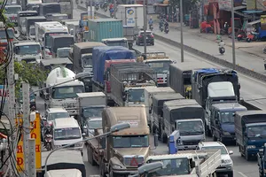 Bộ GTVT đề xuất miễn, giảm phí bảo trì đường bộ cho DN vận tải