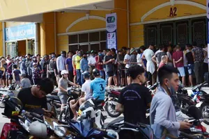 Bóng tại Việt Nam lăn trở lại sớm nhất Đông Nam Á