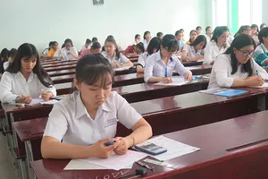 Đua luyện thi đánh giá năng lực