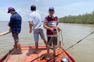 Muốn phá băng, du lịch đừng bắt chước nhau