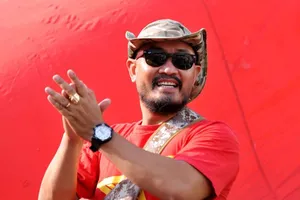 Cổ động viên Phạm Tiến và tình yêu bóng đá đẹp