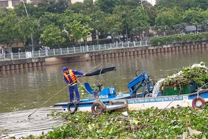 Trăm mối lo của người thu gom rác