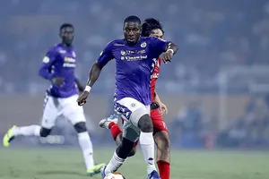 Bầu Đức không còn vui với cách chơi của HA Gia Lai