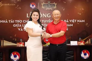 ‘Người đàn bà thép’ săn tìm cái đẹp trong bóng đá