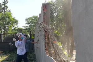 Vi phạm hành chính: Không thể cắt điện, nước