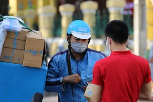 Ngành bán lẻ phất lên giữa mùa dịch 