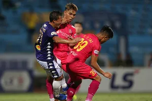 Hà Nội thua vì ‘nóng đầu’ trước Sài Gòn FC