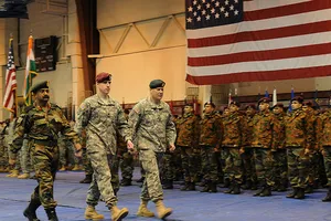 Trung Quốc gặp khó khi đối đầu cùng lúc Mỹ, Ấn