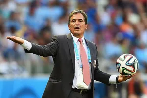 HLV tuyển UAE: ‘Gặp Việt Nam xong, UAE vô địch bảng G!’