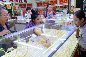 Giá vàng xô đổ mọi kỷ lục, lên đỉnh cao mới