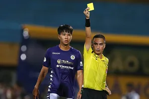 Trọng tài làm hay ‘ma’ làm?