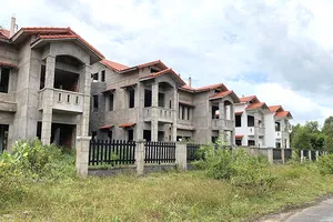 Nỗi lo những khu nhà cao cấp bỏ hoang