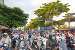 Phía nam: Phát triển song song giao thông thủy và bộ