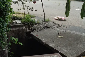 Cần đậy miệng cống hố ga này