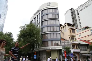 Đua nhau rao bán khách sạn trăm tỉ