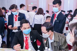 COVID-19 quay lại, thị trường nhà đất nhấp nhổm