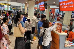 Hàng không tiếp tục lao đao vì dịch COVID-19