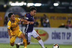 V-League tính trở lại đầu tháng 9 hoặc dừng hẳn