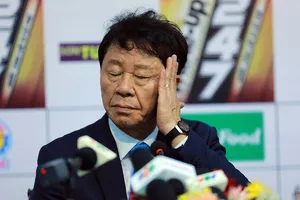 Ai đang lèo lái CLB TP.HCM?