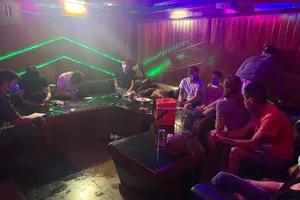 Đà Nẵng: ‘Dân chơi’ tụ tập phê ma túy trong dịch COVID