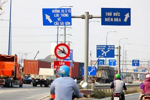 Nên để Bộ GTVT quy định về báo hiệu đường bộ