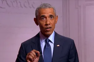 Sau vợ, đến lượt ông Obama gay gắt chỉ trích ông Trump