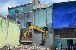 Người dân bị dính metro số 2 mong được xây nhà