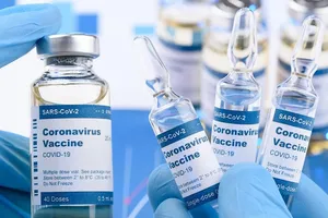 Vaccine COVID-19: Cuộc chạy đua Nga-Trung