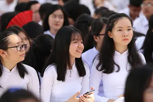 Dịch COVID-19, các địa phương đổi hình thức khai giảng