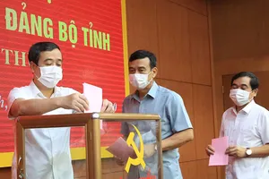 Ứng viên Trung ương khóa XIII được giới thiệu thế nào?