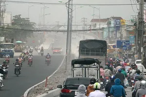 Dân than trời vì dự án nâng cấp đường gây bụi mù mịt