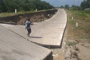 Đê biển Cà Mau chưa an toàn, vi phạm gần trăm tỉ