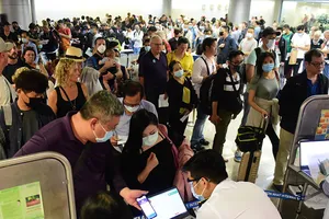 Thủ tướng: Mở cửa làm ăn nhưng không được chủ quan