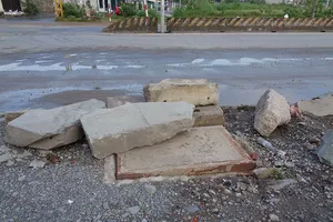 Đã thay nắp hố ga