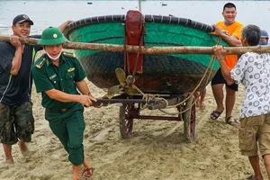 Chiều nay, bão đổ bộ Quảng Bình - Quảng Nam