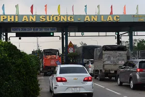 TP.HCM kiến nghị buộc ô tô dán thẻ thu phí không dừng