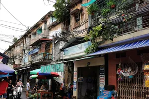 Di dời dân khỏi chung cư nguy hiểm để làm công viên