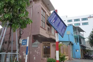 Mối nguy treo trên đầu