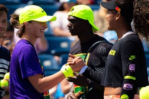 Nhà vô địch tuổi teen cầu cứu Naomi Osaka